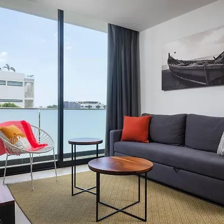 Downtown Modern Apartment Unique Location